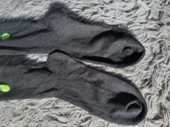 Une paire de chaussette noir 35-38 - photo numéro 2