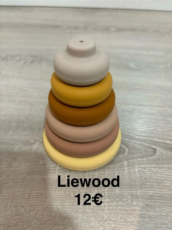 Tour d’empilage silicone liewood