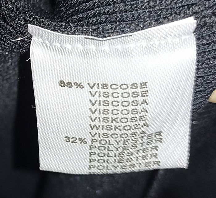 Élégante robe noire moulante – chic et intemporelle - photo numéro 4
