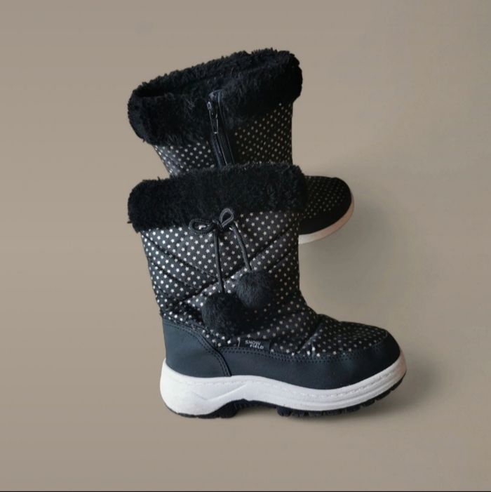 Boots de neige fourrées snow field noir étoiles argentées et ponpons pointure 31 - photo numéro 2