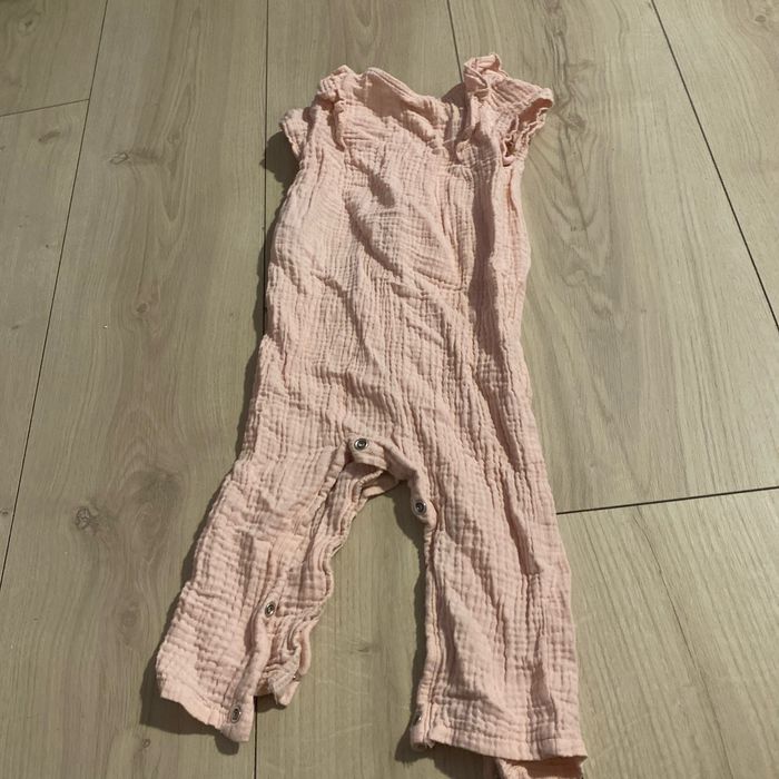 Combinaison primark 80 cm