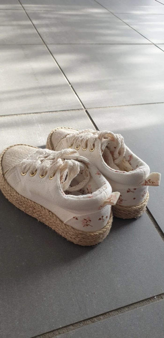 Chaussures bébé fille 22