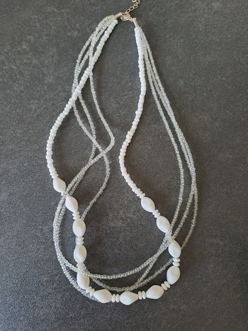 Collier perles fantaisie