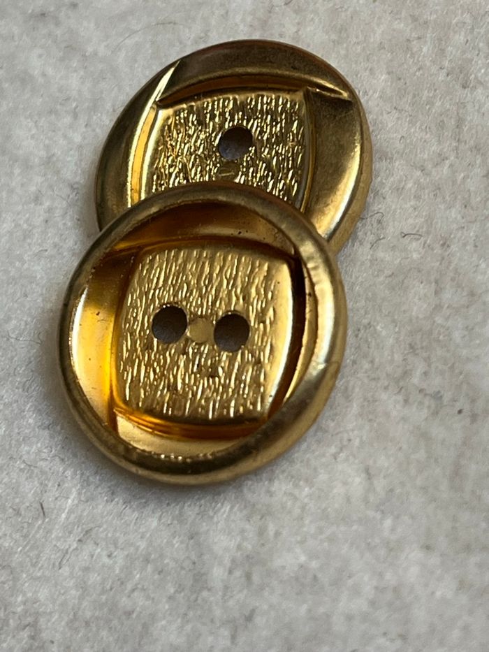 33 boutons - photo numéro 2