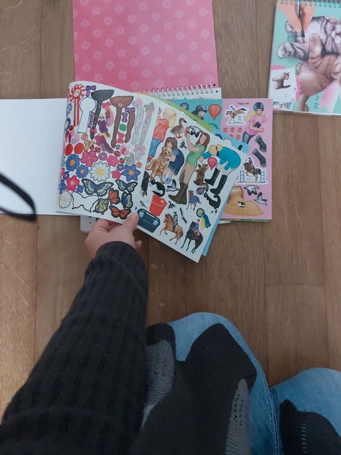 Lot 3 livres de coloriage avec autocollants - photo numéro 5