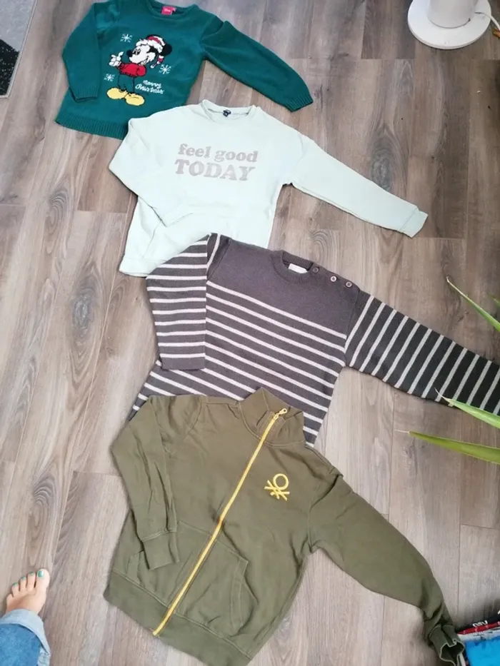 Lot pulls sweat 12 ans