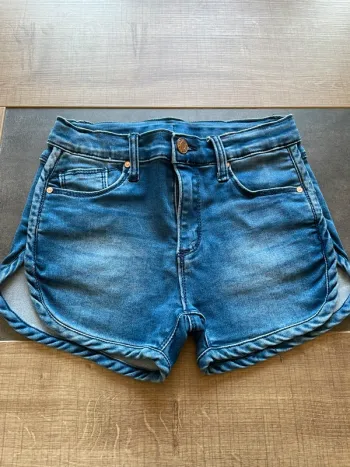 Short fille taille 8 ans