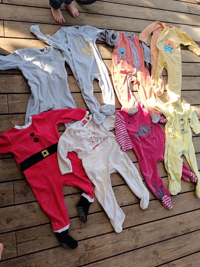 Lot 8 pyjamas 23 mois