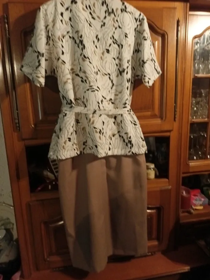 Costume femme taille 36 38 (je pense Marcelle Griffon) - photo numéro 5