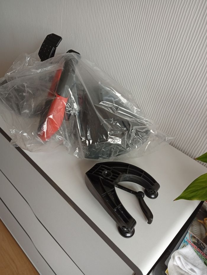 Volant et pédales Ferrari racing wheel PS3 - photo numéro 6