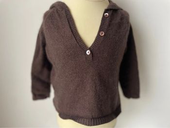 Pull  avec bouton capuche bébé