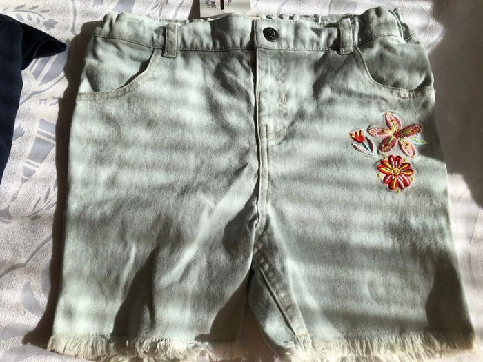 Ensemble neuf filles short jeans et tee shirt 3 ans - photo numéro 4