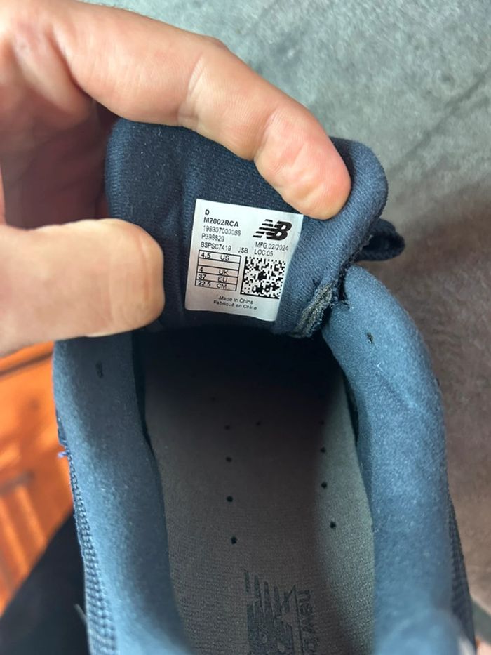 New Balance M2002 Bleu Marine – Style & Confort au Top- taille 37 - photo numéro 4