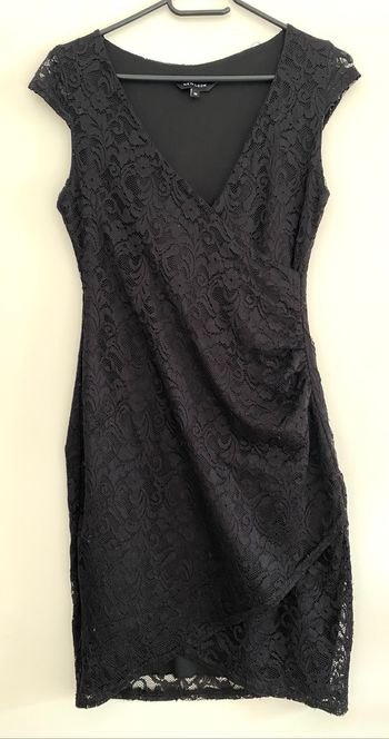 Robe noire à dentelles