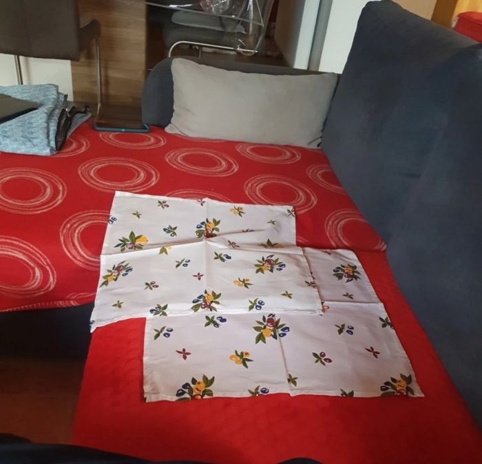 Lot de 2 serviettes de table neuve- motif d olive - photo numéro 2