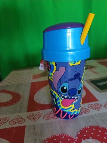 Gobelet avec son pot a goûter