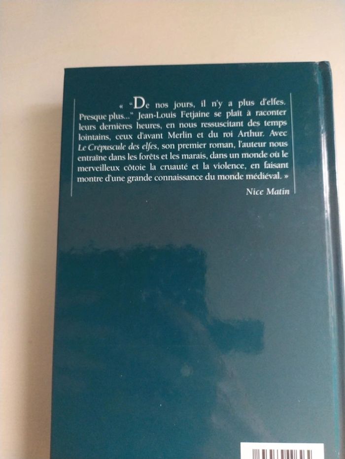 Le crépuscule des Elfes de Jean Louis Fetjaine - photo numéro 2