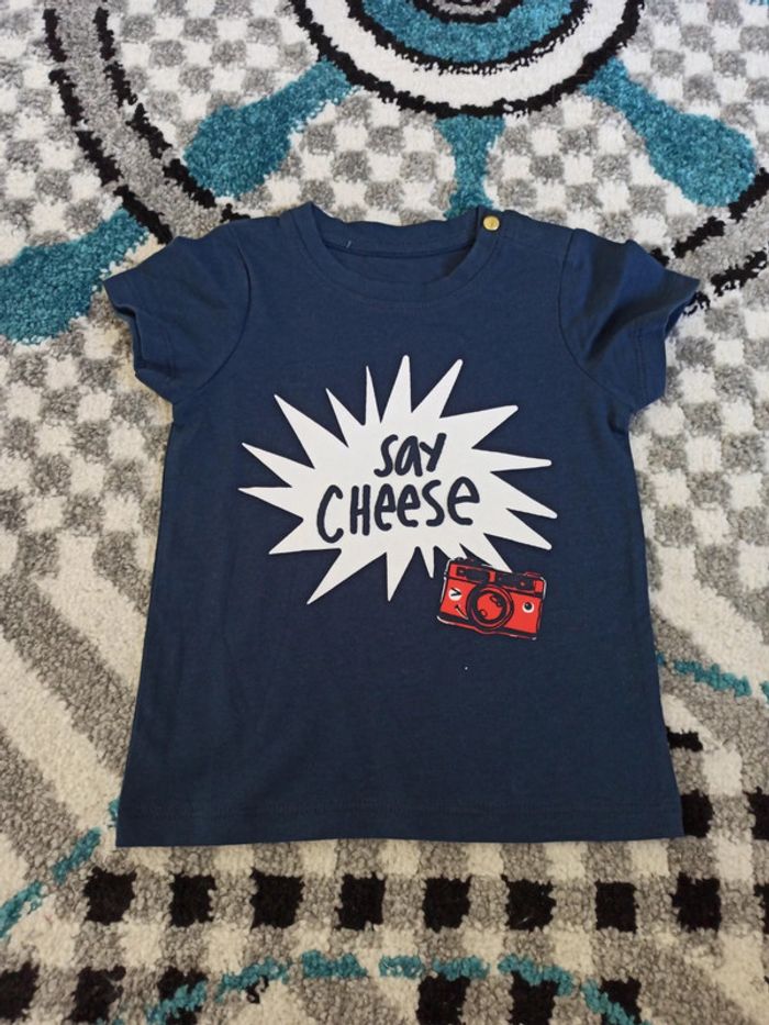 Lot 3 t-shirts manches courtes NEUFS 6 mois - photo numéro 5