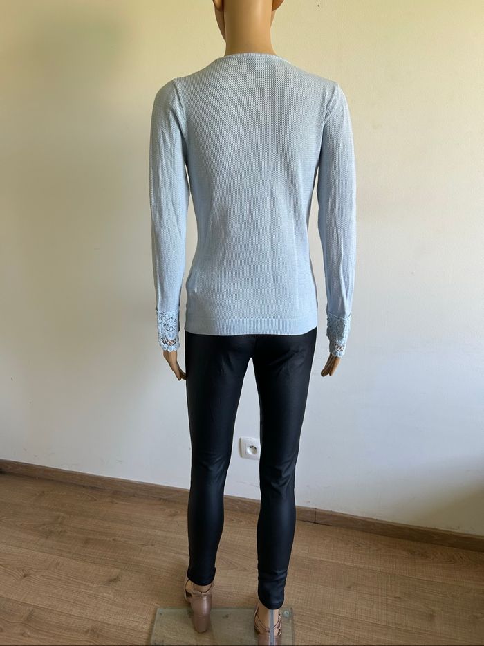 Pull bleu clair avec dentelle Morgan taille S TBE - photo numéro 6