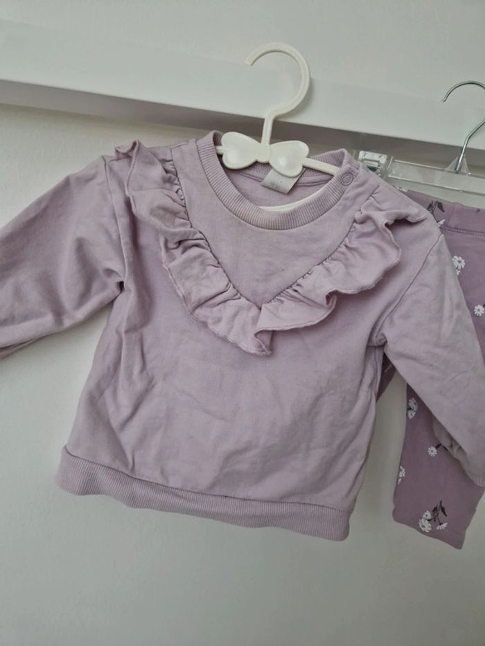 Ensemble pull leggings lilas fleuri 4-6mois très bon état H&M - photo numéro 2