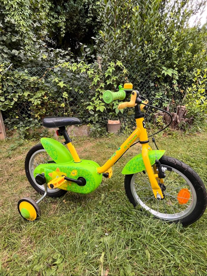 Vélo 14 pouces + petites roues amovibles