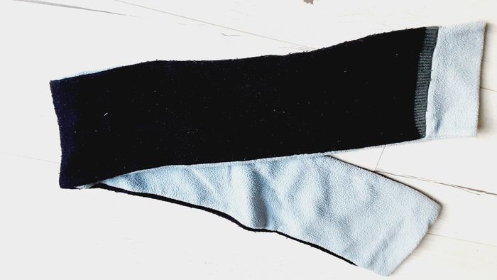 Écharpe garçon noire et bleu 95 x 12 cm - photo numéro 2