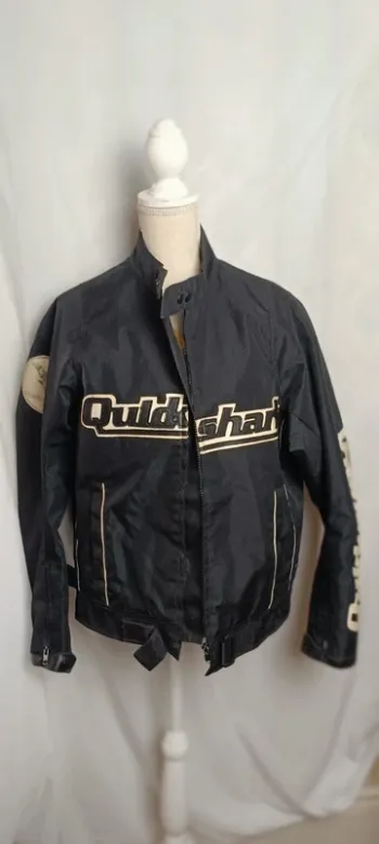 P19- Manteau , taille M , quickshark