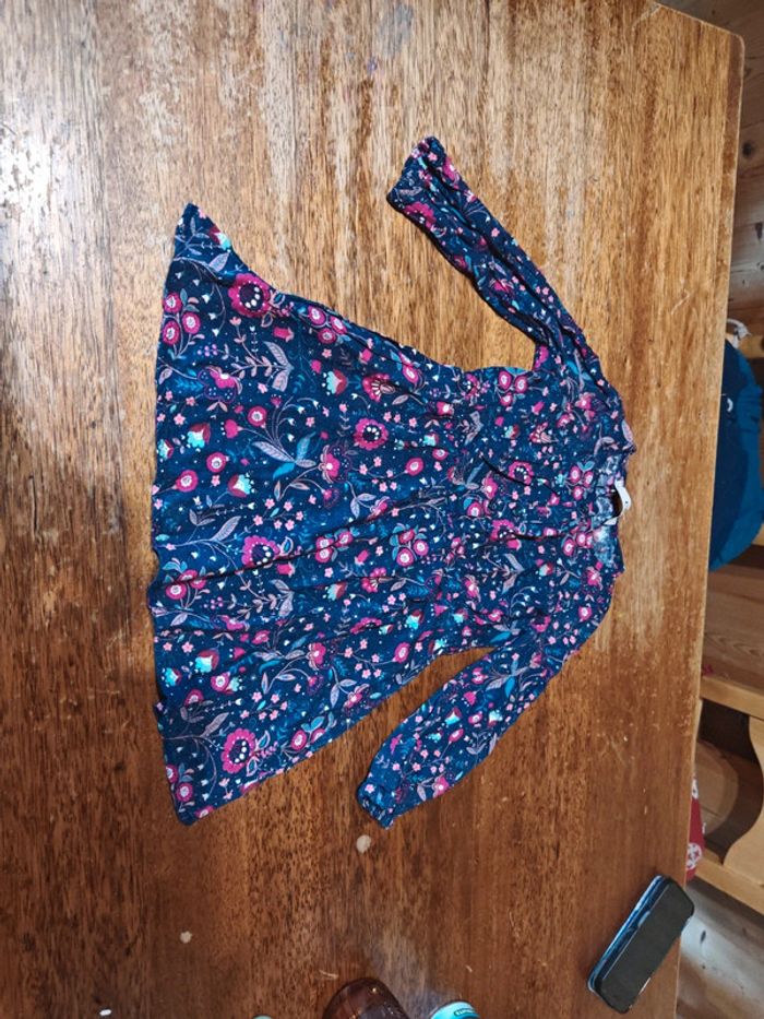 Robe fleurie fine manches longues taille 2 ans