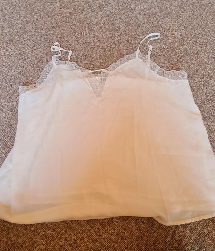 Débardeur blanc dentelle