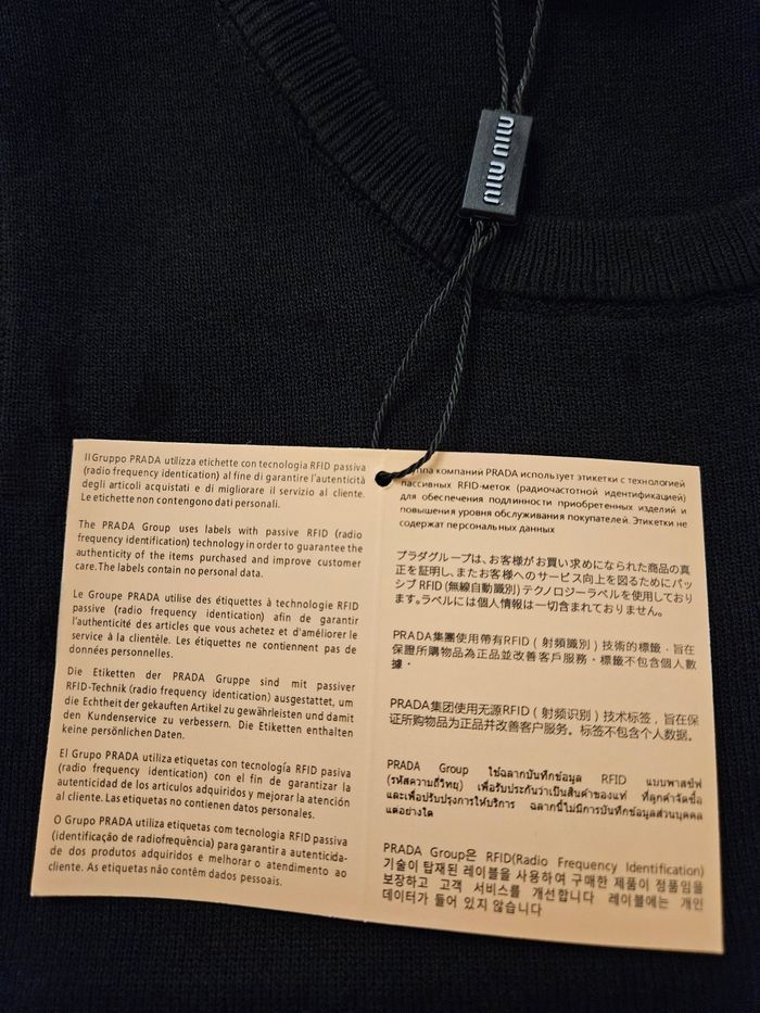 Débardeur Miu Miu noir rouge 🍒 - photo numéro 5