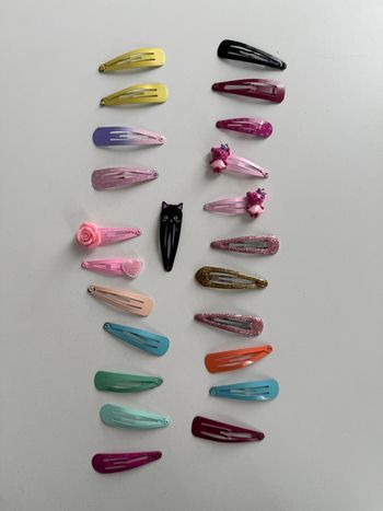 Lot 23 barrettes 