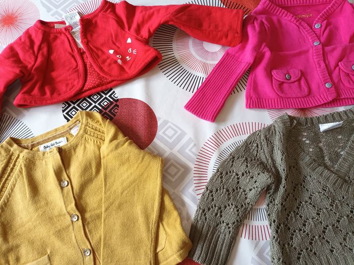 Lot 9 gilets taille 3 mois 👧 - photo numéro 3
