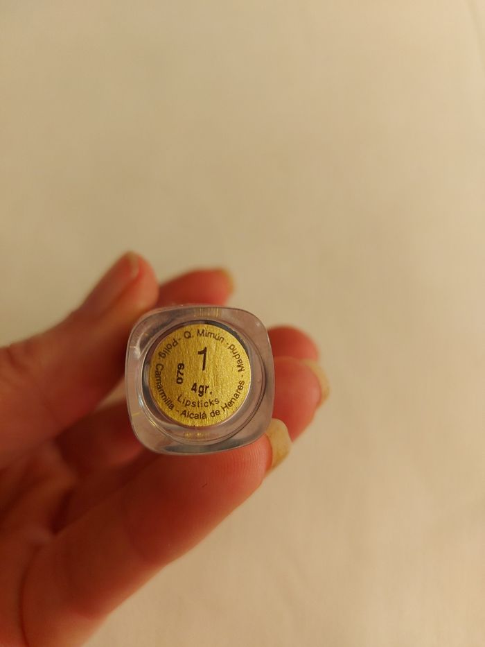 Rouge à lèvres à paillettes - photo numéro 5