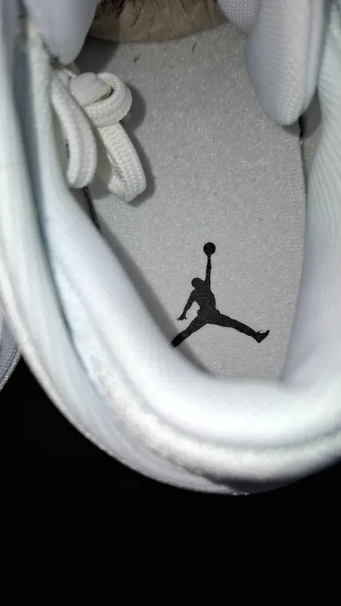 Baskets nike air jordan blanche - photo numéro 3