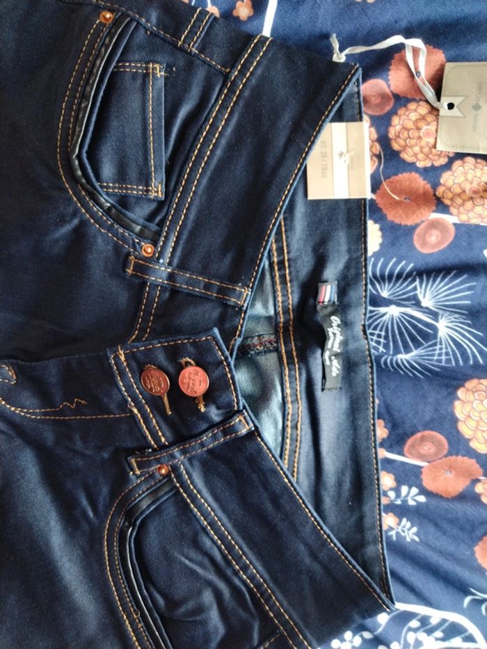 Jeans neuf - photo numéro 2