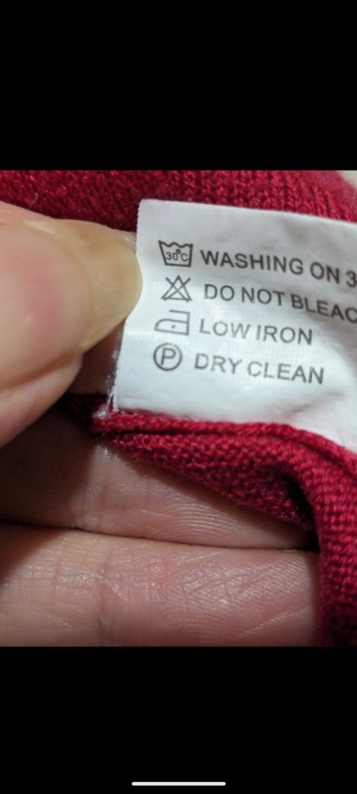 Pull Season rouge imprimé étoiles . Taille 38 - photo numéro 8