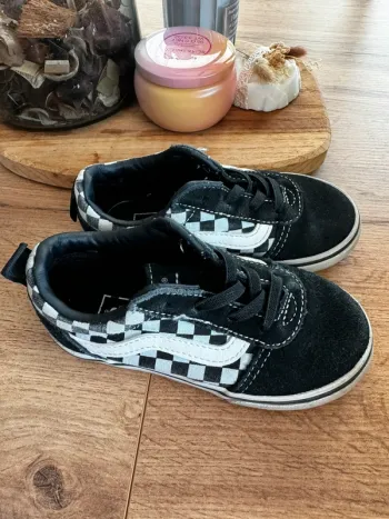 Vans à carreaux