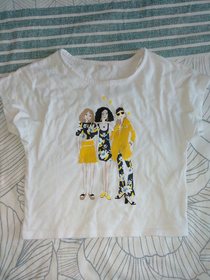 T-shirt manches courtes collection U 4 ans .