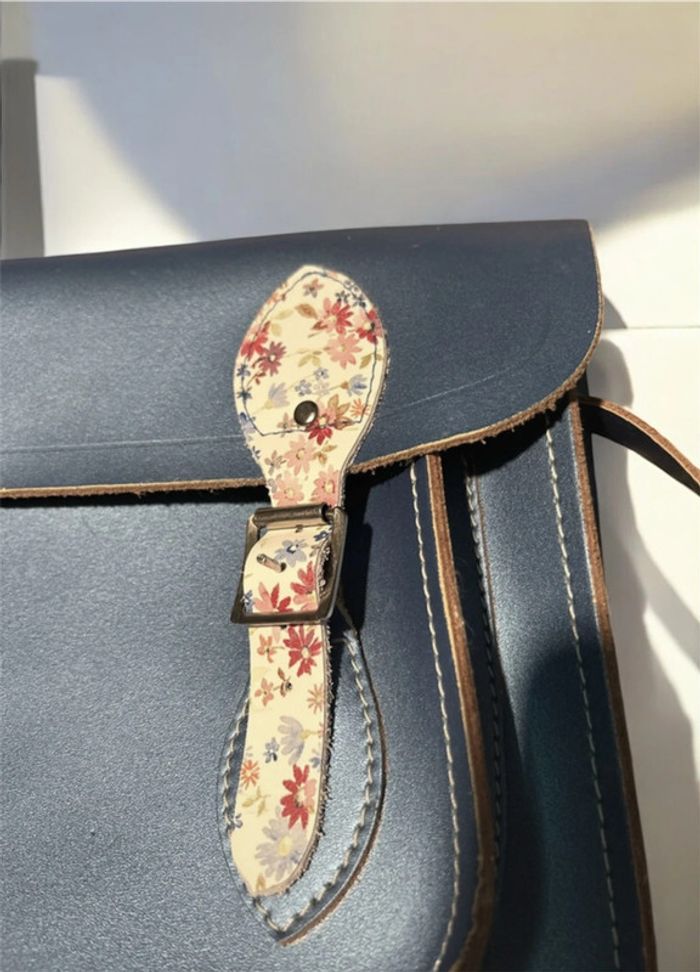 Magnifique petit sac en cuir the Cambridge Satchel compagny - photo numéro 2