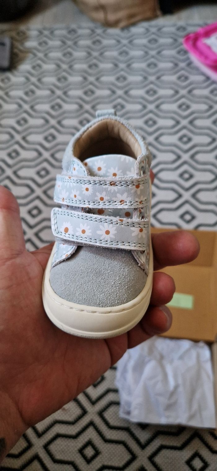 Chaussure fille T18 neuve - photo numéro 2