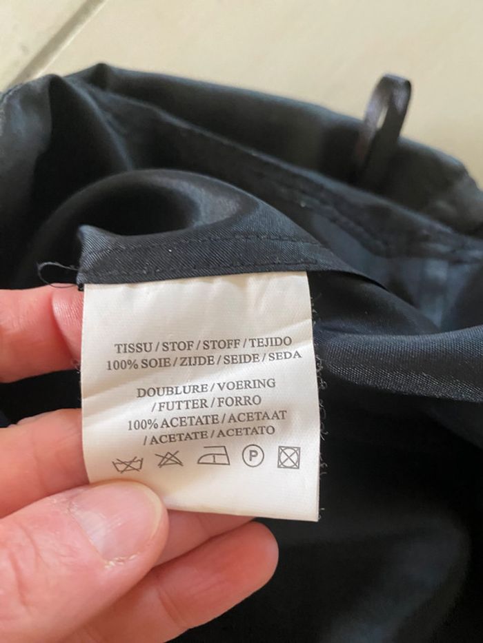 Robe 123 noire à volants 100% soie taille 38 - photo numéro 13