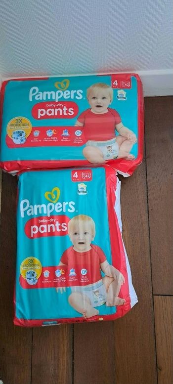 Couches pampers taille 4