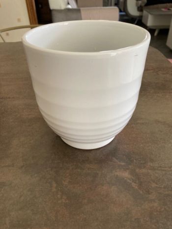 Cache pot