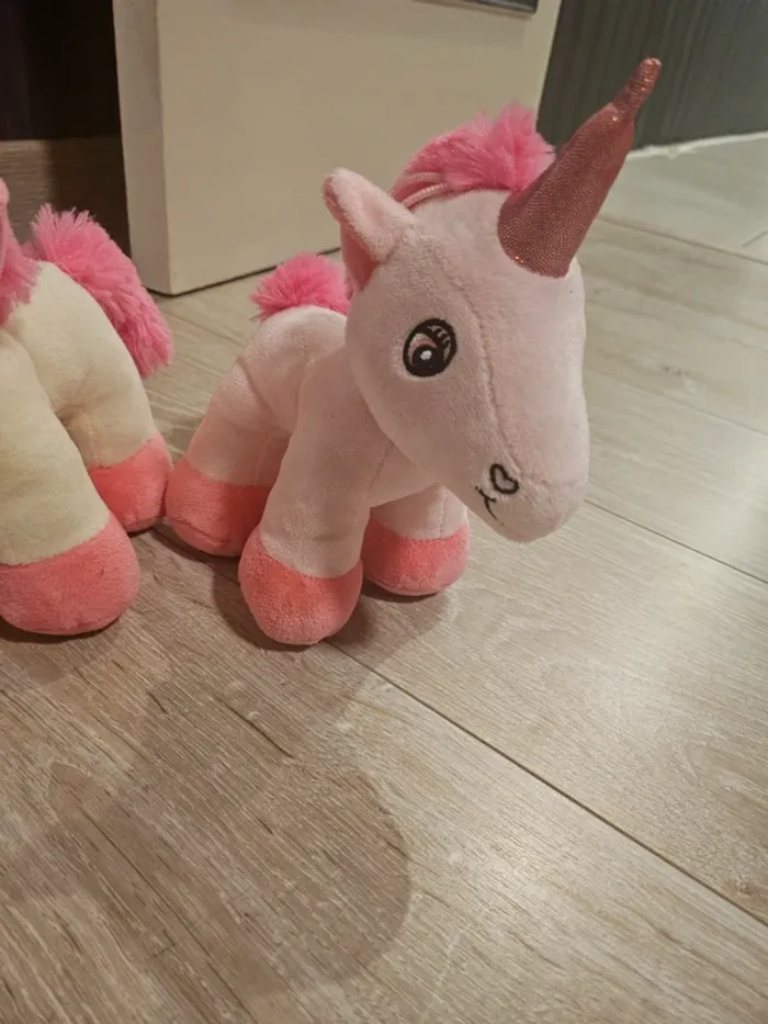 Peluches licornes - photo numéro 2