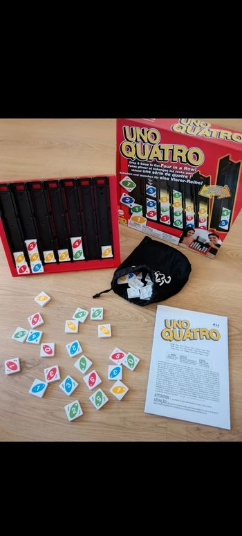 Jeu de société uno quatro