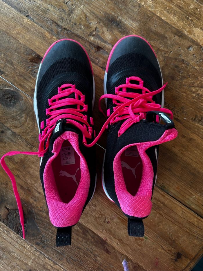 À vendre paire de basket indoor taille 40 - photo numéro 2