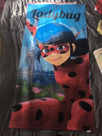 Serviette de plage piscine ladybug miraculous