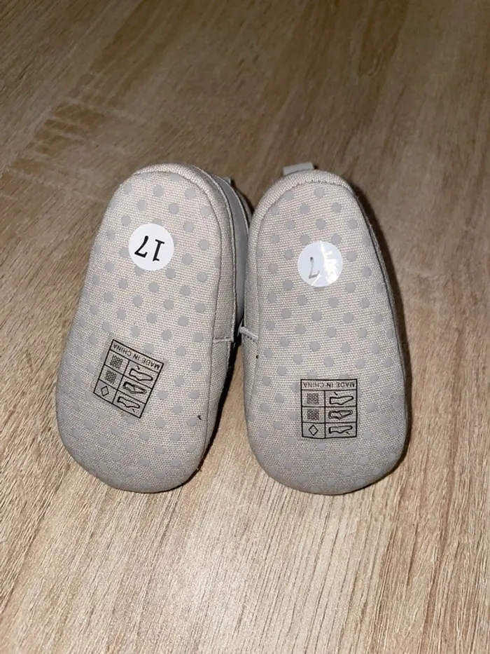 Chaussures bébé grises - photo numéro 4