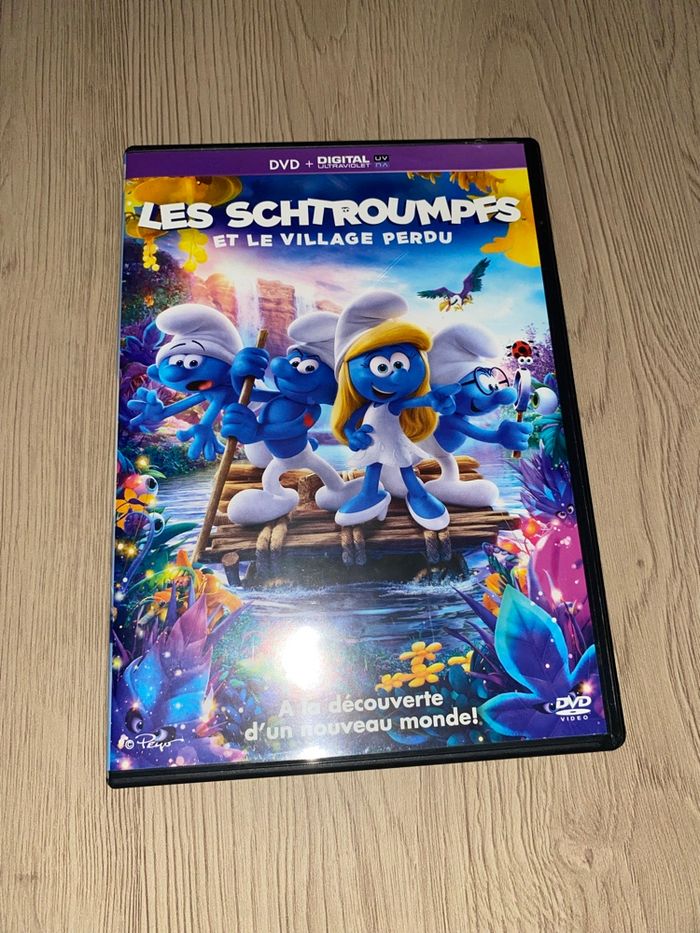 Les schtroumpfs et le village perdu