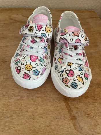 Baskets taille 28